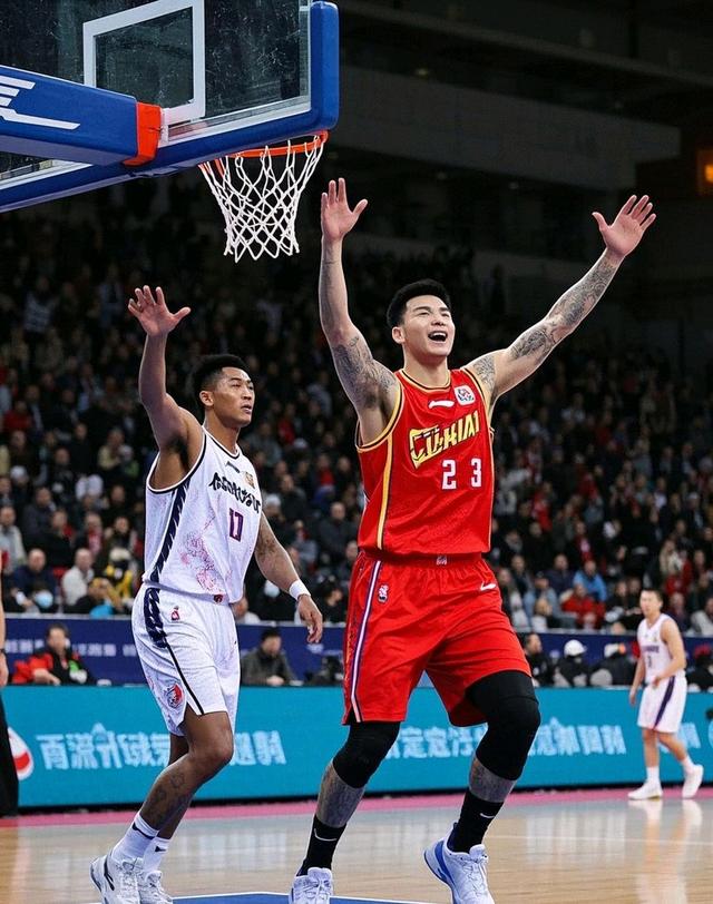 本土球员表现抢眼，喜迎佳绩收获的简单介绍